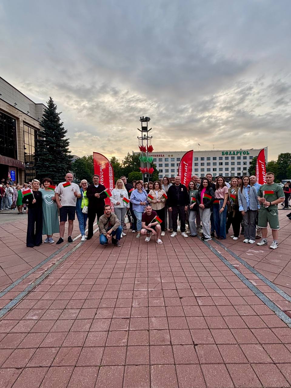 3 июля коллектив ОАО «Новополоцклифт» принял участие в праздничных мероприятиях, посвященных Дню Независимости Республики Беларусь. Этот день особенный для каждого белоруса, символ мира, суверенитета и единства народа